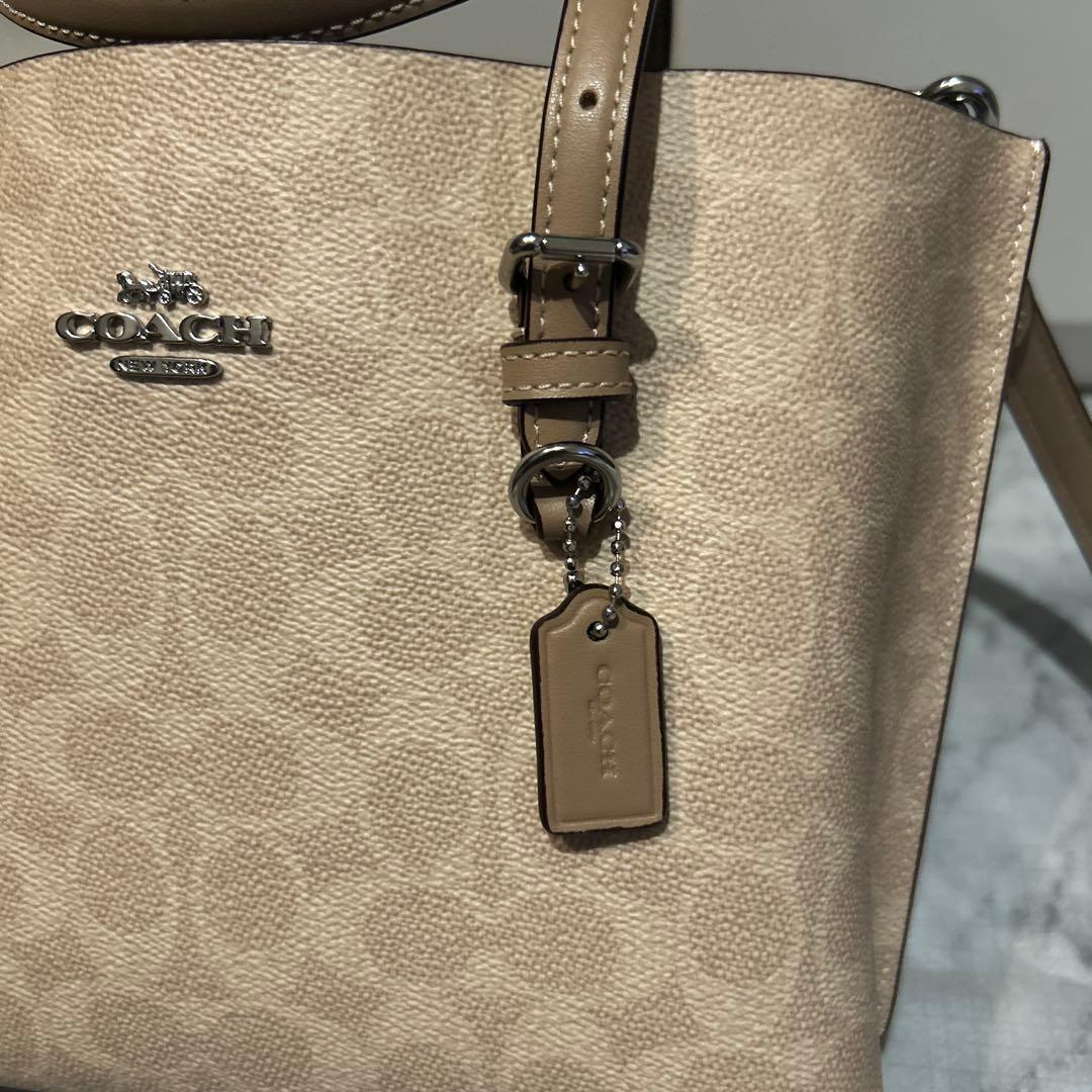 コーチ　coach モリー トート バッグ 25・シグネチャー