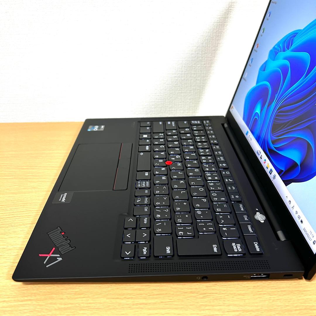 美品 Lenovo THINKPAD X1 CARBON Gen10 第12世代