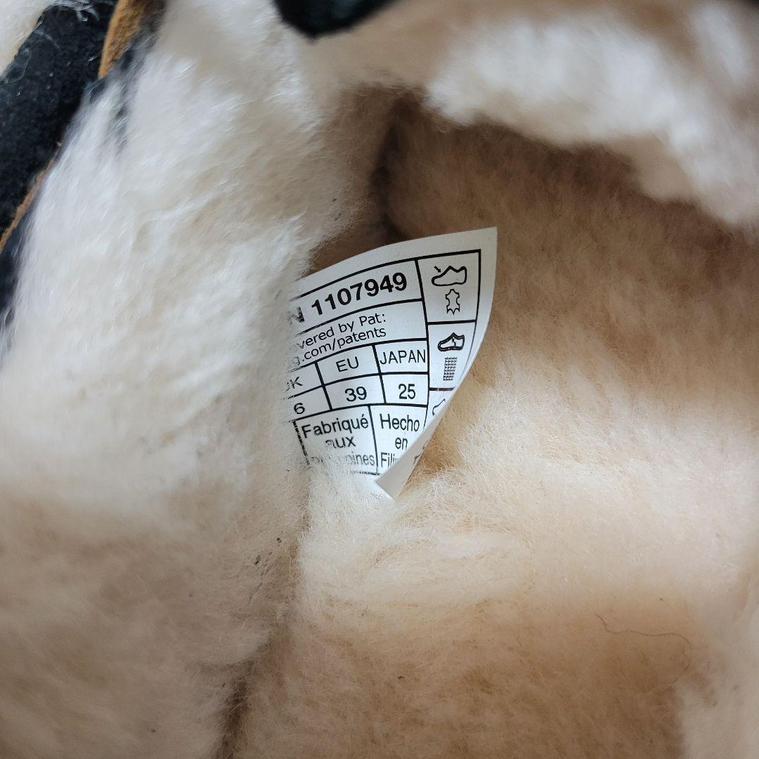 トヨ 。様美品！アグ ダコタ モカシン ボア スリッポン黒25ブラック UGG