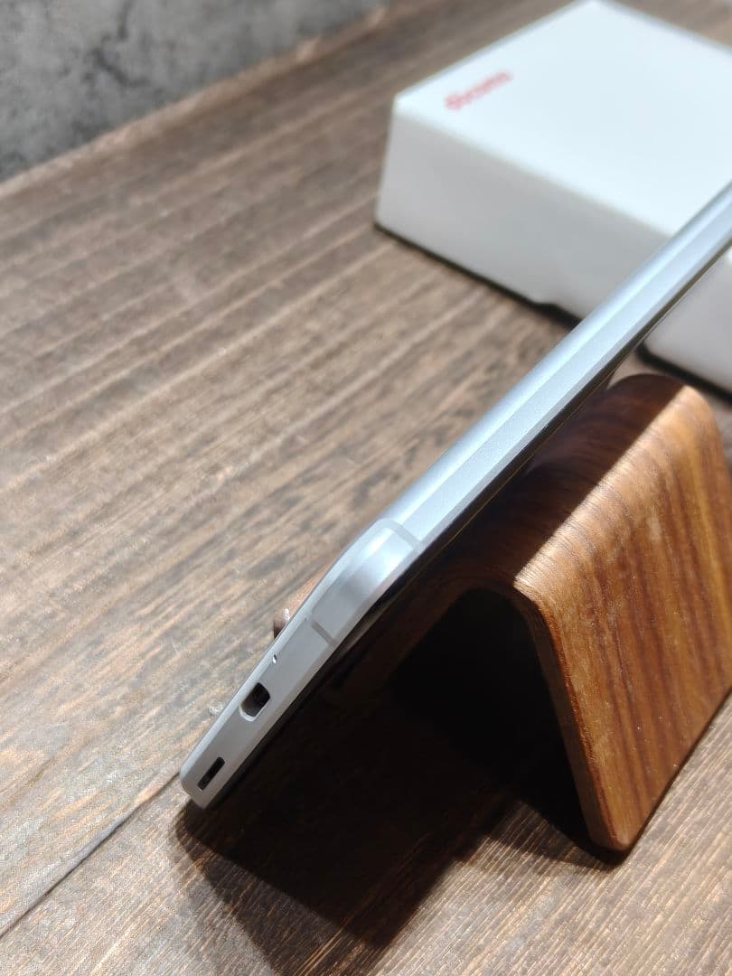 新品同様品 AQUOS sense4 SH-41A SIMフリー スマホ