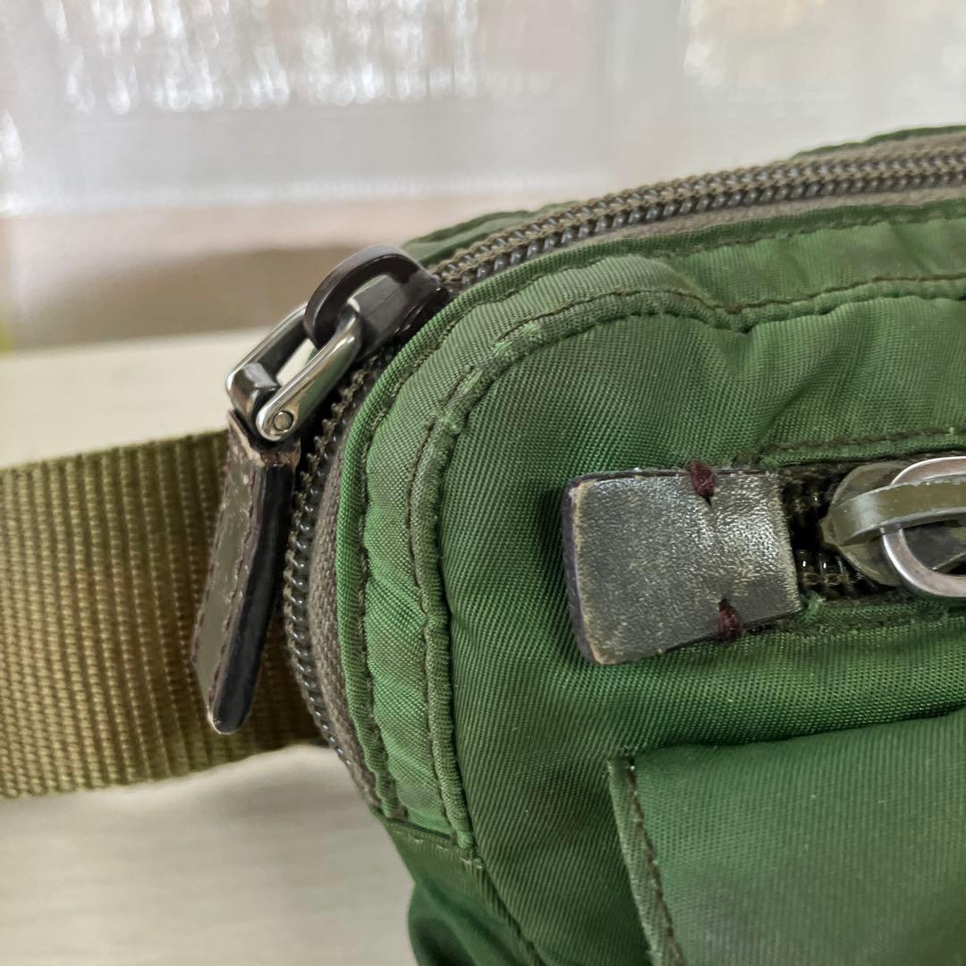 PRADA グリーン ウエストポーチ