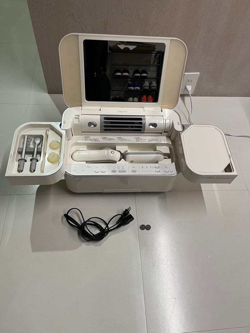 サキナビジュー　美顔器　SAQINA