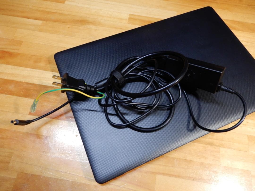 DELL　Vostro 3590　第10世代i3 高速SSD メモリ８GB