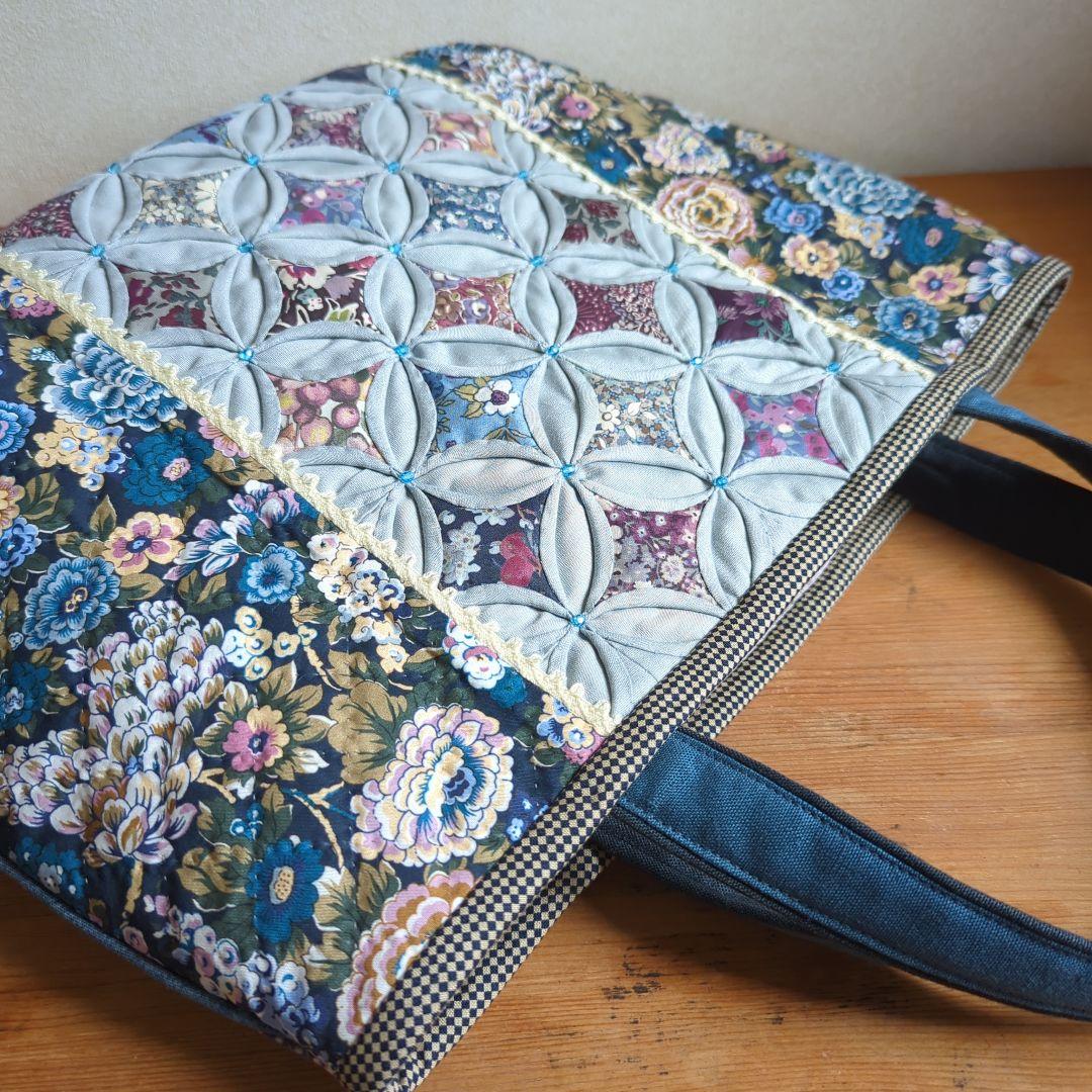 ✿リバティ✕パッチワーク✿　カテドラルウィンドウのハーフムーンバック　〈ピンク〉