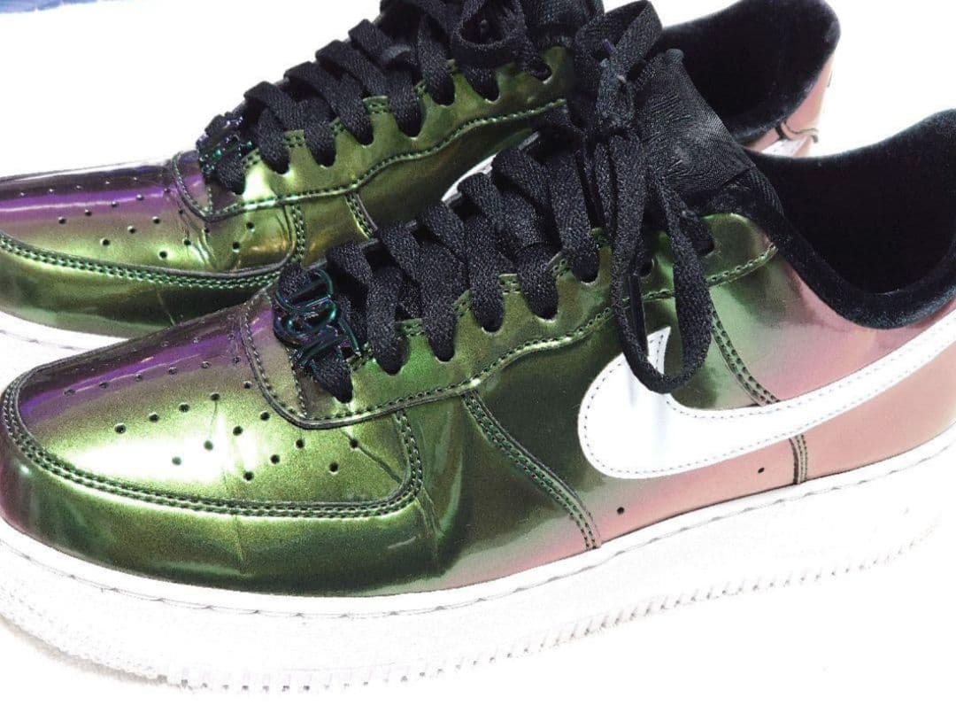 ナイキ エアフォース1 '07 LV8 メタリック マジョーラカラー オーロラ