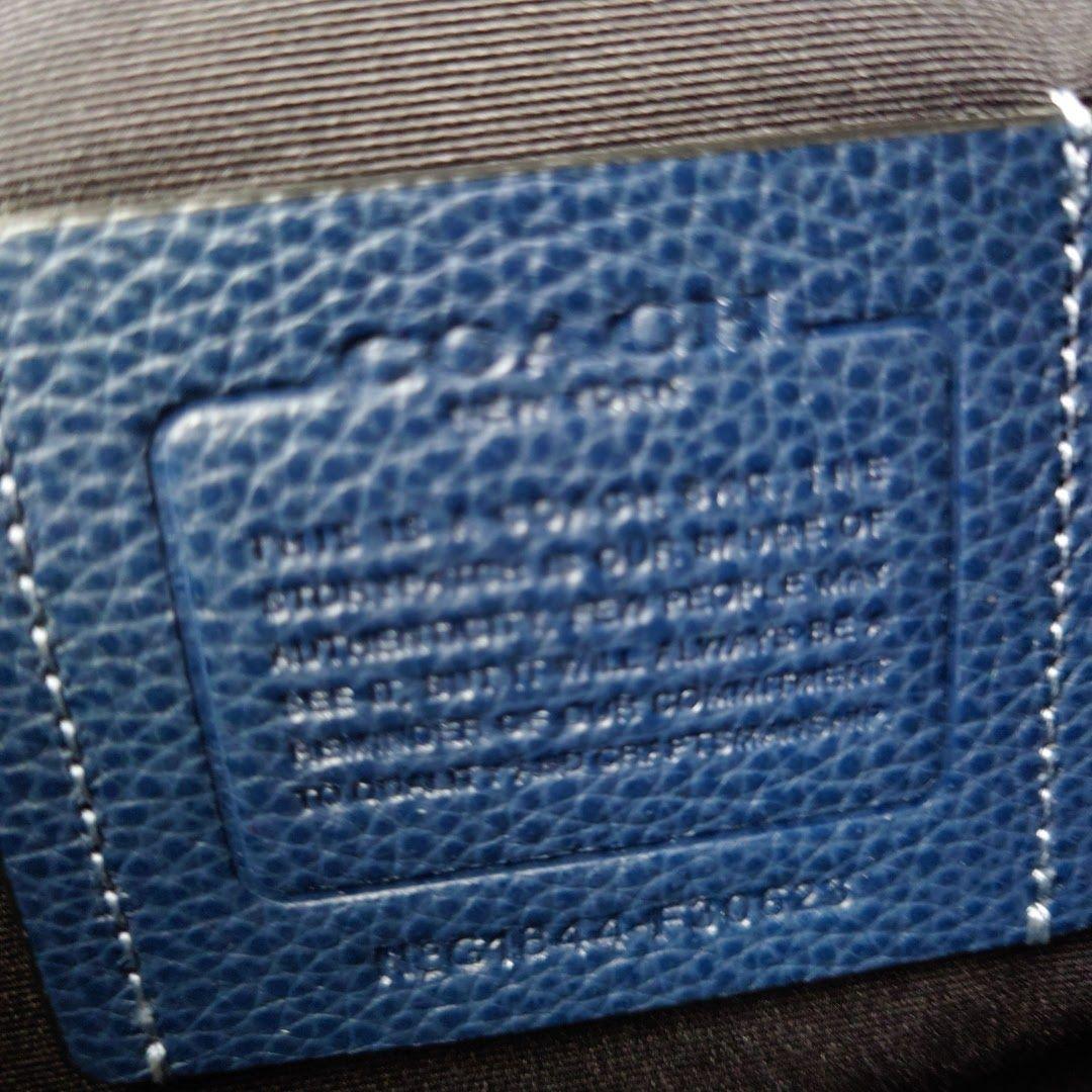 お値下げ致します！COACH　ショルダー　メッセンジャー　斜め掛け　F30623