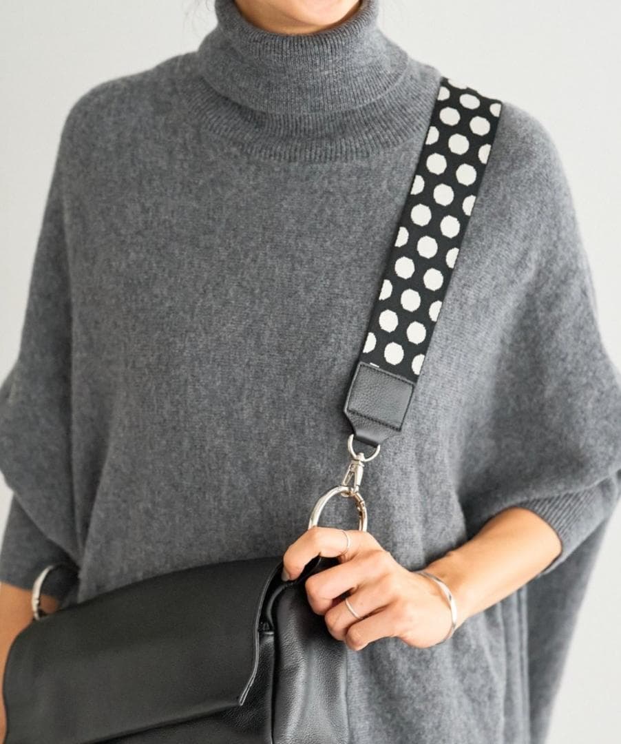 ★連休価格★【新品タグ付】ビアズリー レザー ボディバッグ + 替ベルトセット2