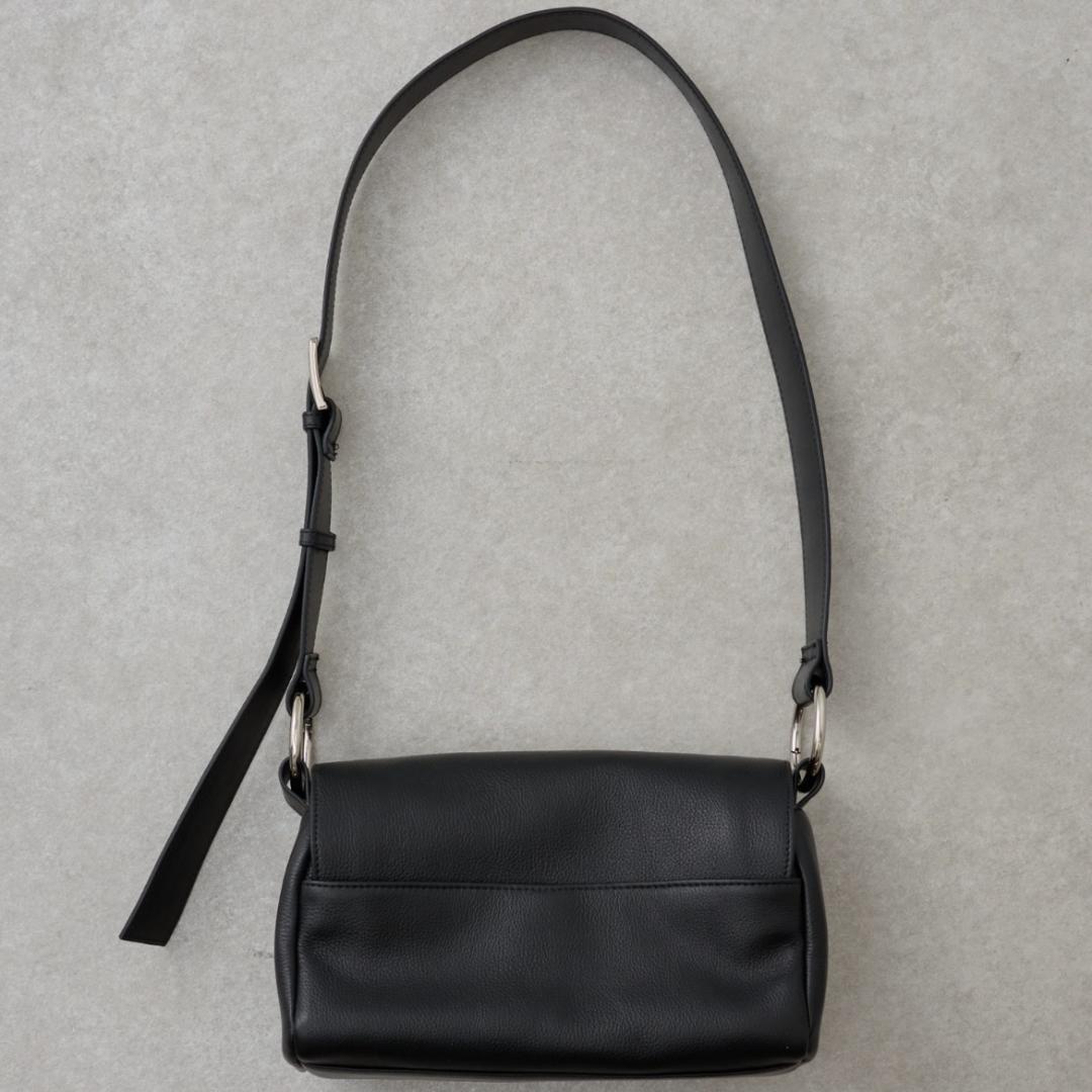 ★連休価格★【新品タグ付】ビアズリー レザー ボディバッグ + 替ベルトセット2