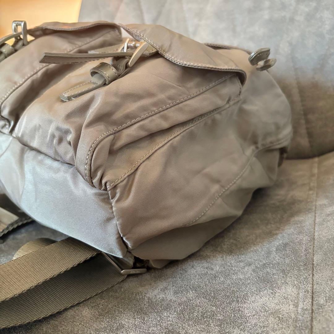 PRADA ナイロン ミニ リュック カーキ 三角 ロゴ ナイロン