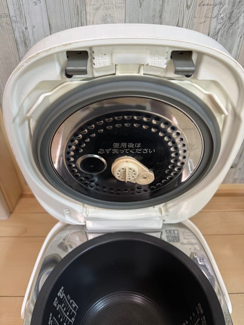 TOSHIBA 炊飯器RC-18VXE9