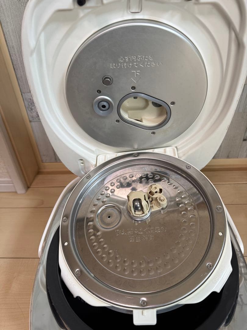 TOSHIBA 炊飯器RC-18VXE9