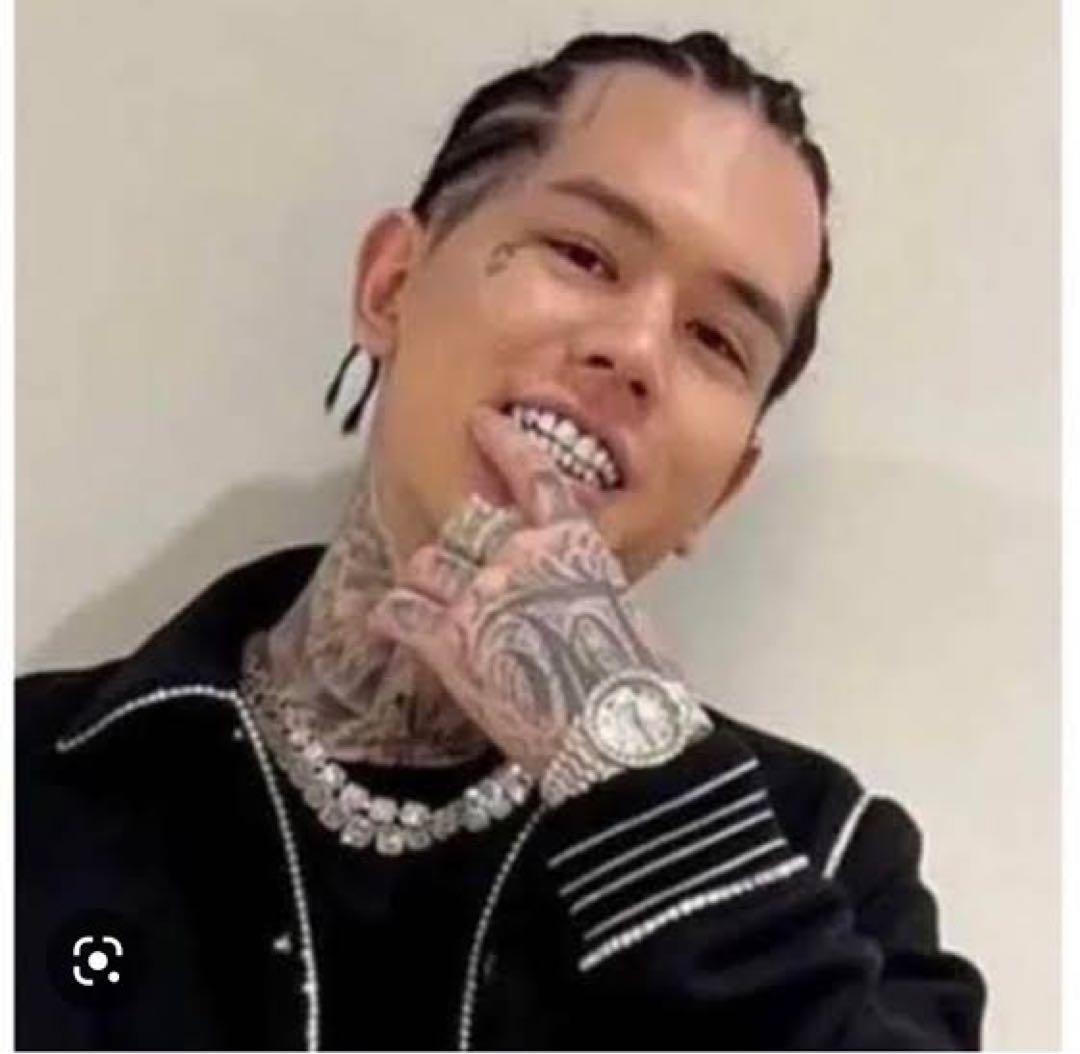 時計＋ネックレスセット YZERRモデル