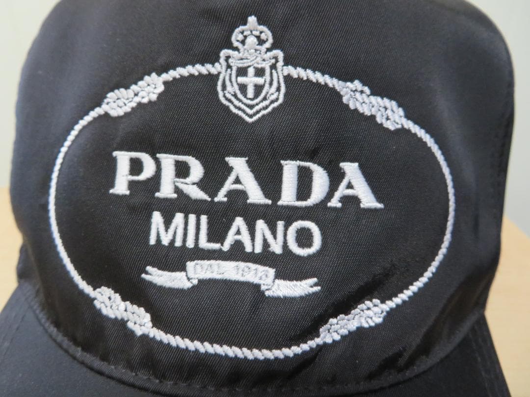 PRADAプラダ　キャップ帽子　男女兼用ナイロン　未使用同様