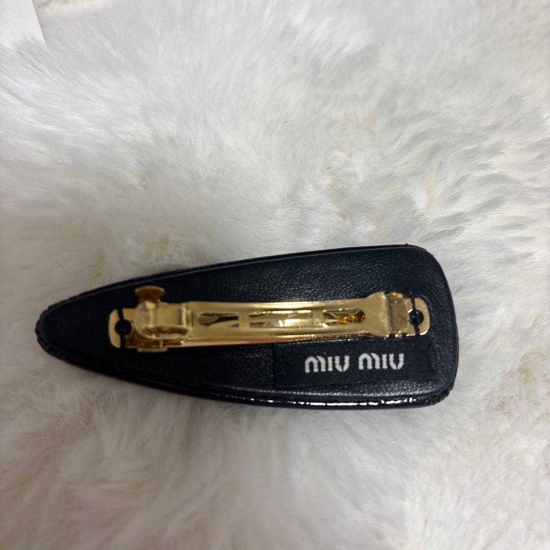 miu miu バレッタ ヘアピン ブラック