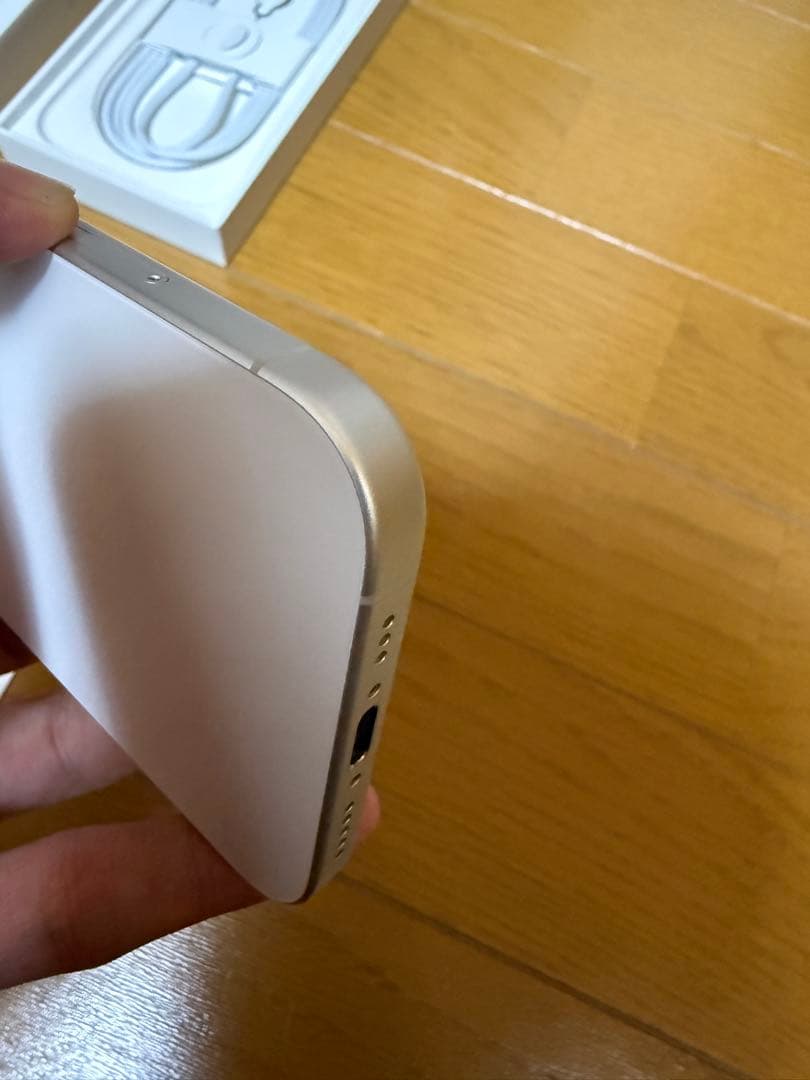 iPhone16 128GB ホワイト SIMフリー ＋純正ケース