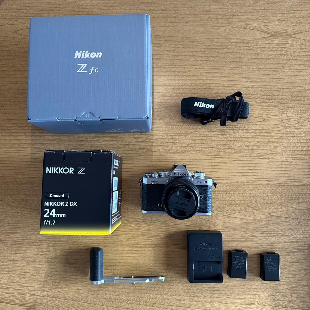 Nikon Zfc シルバー 本体+NIKKOR Z DX 24mm f 1.7