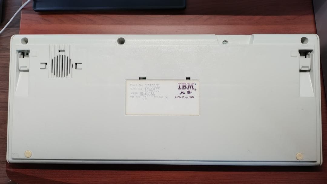 IBM Model M 1390131 角ロゴ動作確認済（1986-Aug-6）