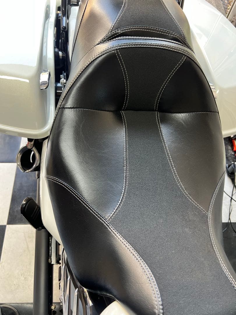 ★美品★Hurleyハーレー純正 2UP シート （張替えカスタム）