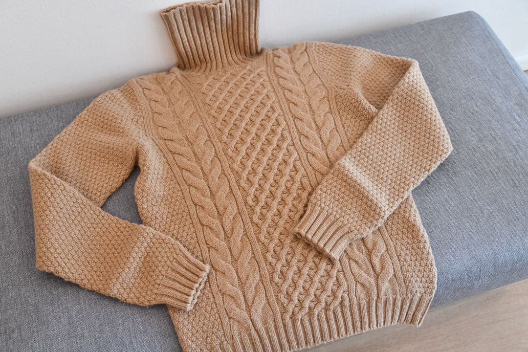 ドルモア ラムズウール タートルネック プルオーバーニット サイズ42 ベージュ