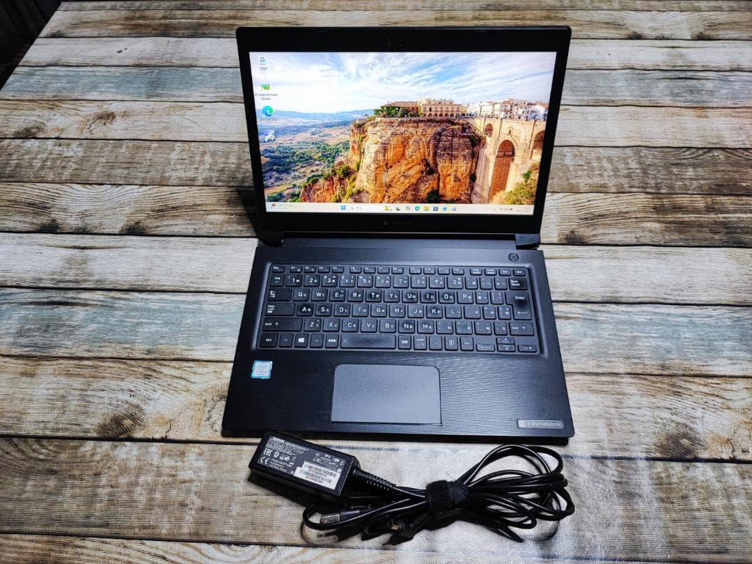 Dynabook S73/DN i5-8250U メモリ8GB SSD256GB