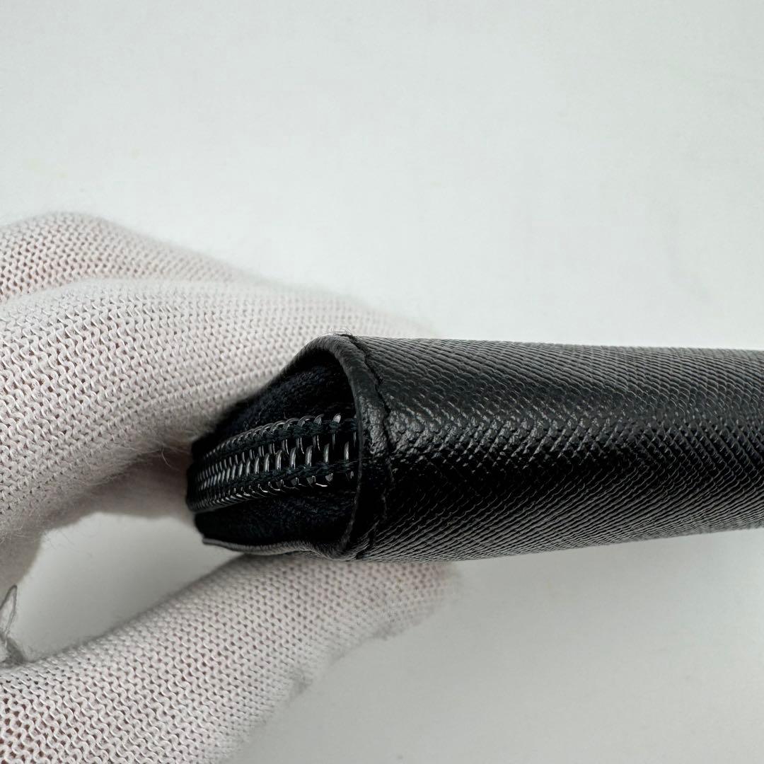 美品✨PRADA プラダ　ケース　ブラック　レザー　三角ロゴ