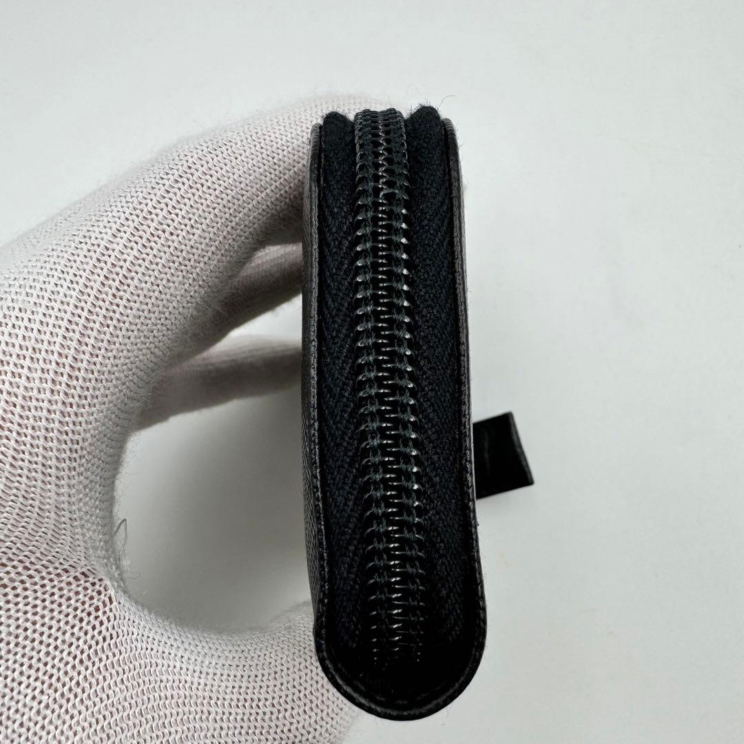 美品✨PRADA プラダ　ケース　ブラック　レザー　三角ロゴ