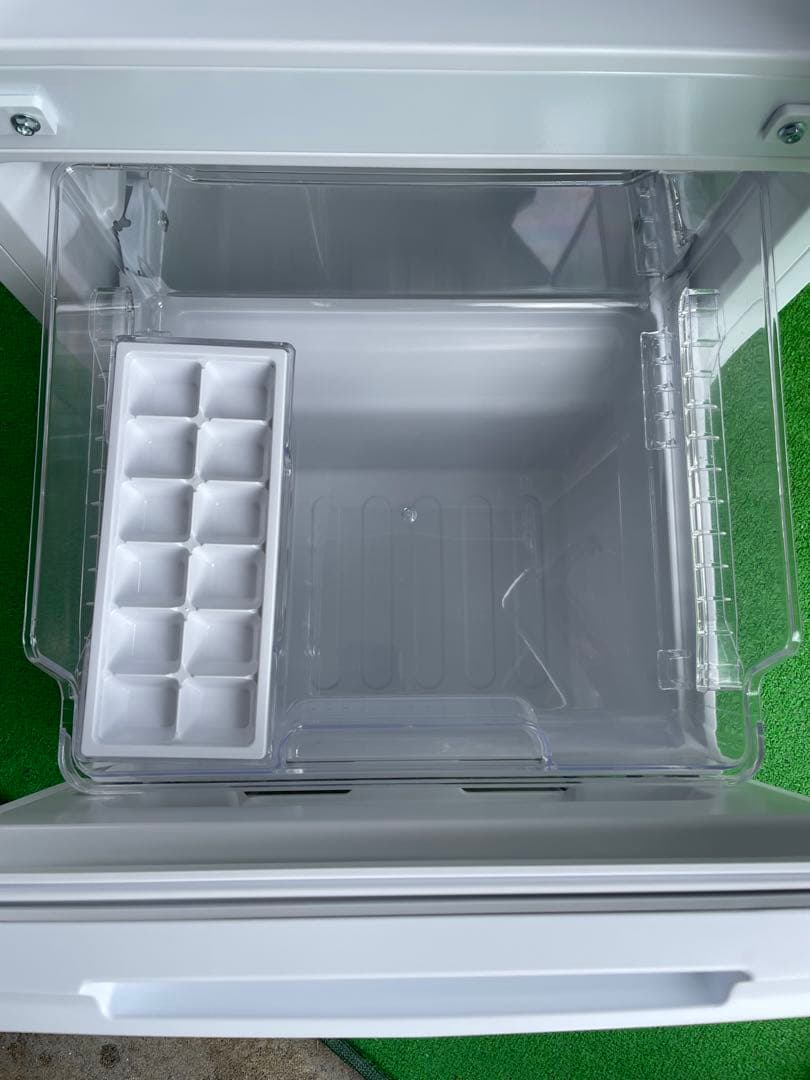 754極美品✨ シャープ 左右付け替え可能2ドア冷蔵庫 おしゃれホワイト 高性能