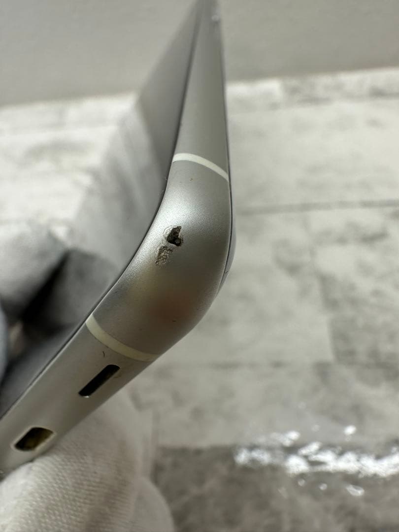 arrows F51C docomo シルバー 本体