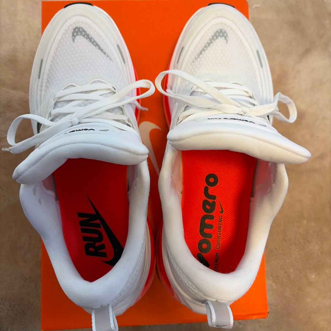 靴 Nike Vomero Plus