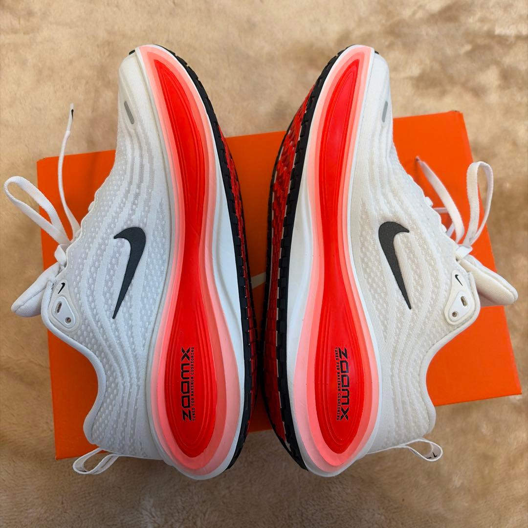 靴 Nike Vomero Plus