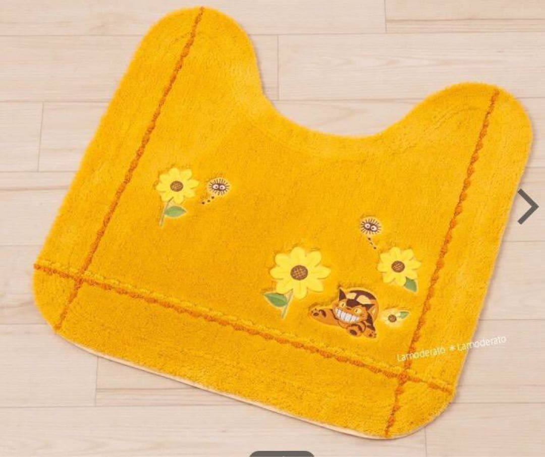 2シリーズセット　ジブリ　となりのトトロ　ネコバス　トイレマットセット　新品