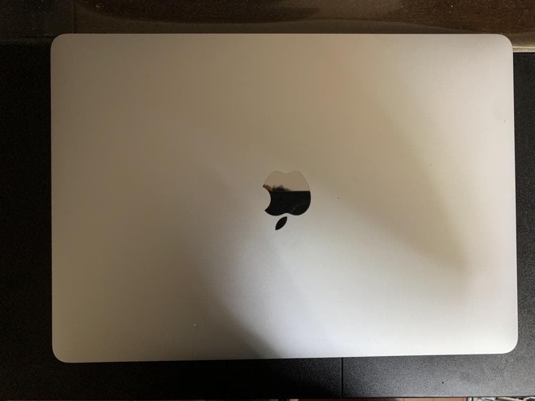 新品同様 MacBook Air A2337 2020 M1/8GB/512GB