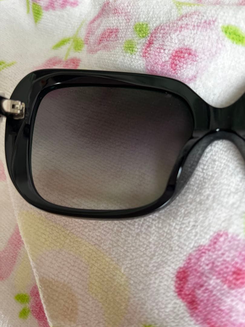 シャネル ブラック サングラス黒　リボン白CHANEL