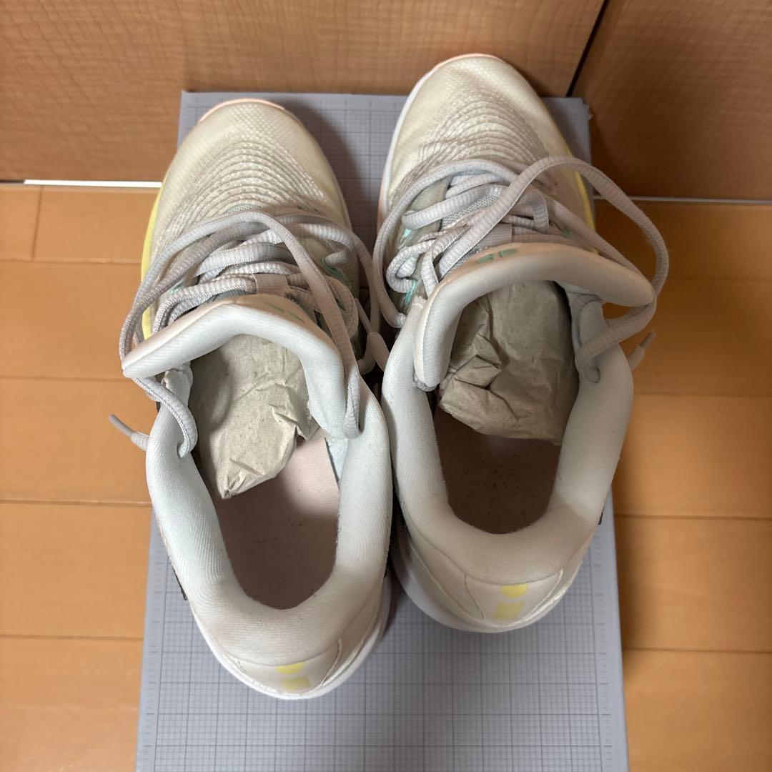 サブリナ3 Nikeバスケットボールシューズ