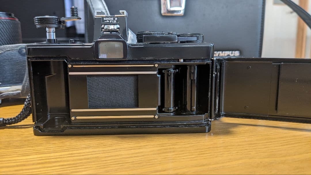 OLYMPUS　OM-1　白黒２台セットで