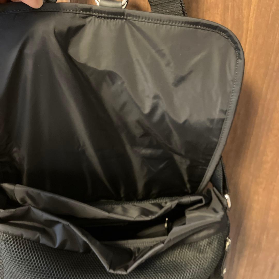 新品に近いイブサンローラン黒メッシュメッセンジャーバッグななめがけ軽量YSL