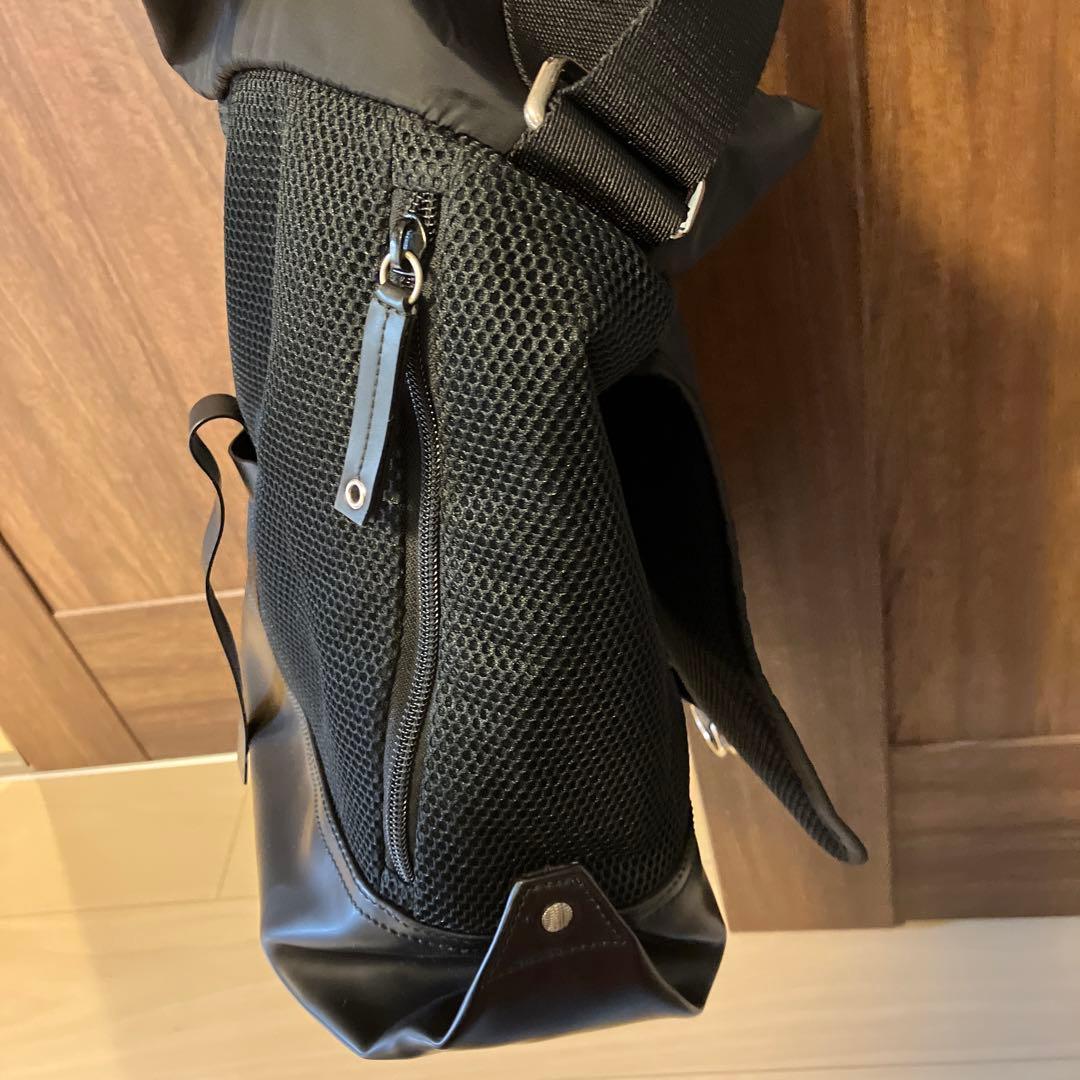 新品に近いイブサンローラン黒メッシュメッセンジャーバッグななめがけ軽量YSL