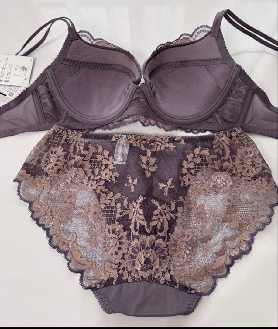 あー☆ ワコール　premium☆E70 上下セット　新品