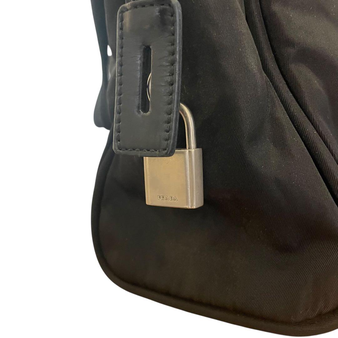 PRADA 三角ロゴ 南京錠付き トートバッグ ナイロン