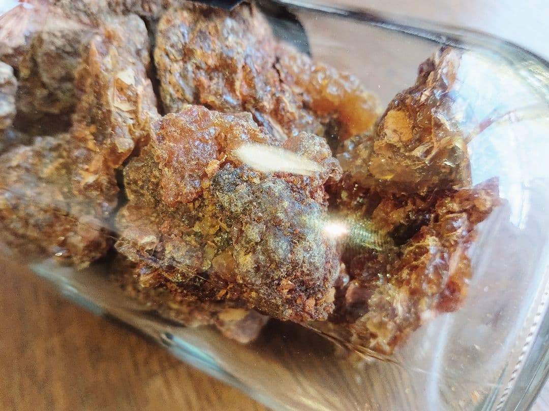 Myrrh SOMALIAコミフォラ ミルラ 没薬 天然樹脂香 [大きな樹脂岩]