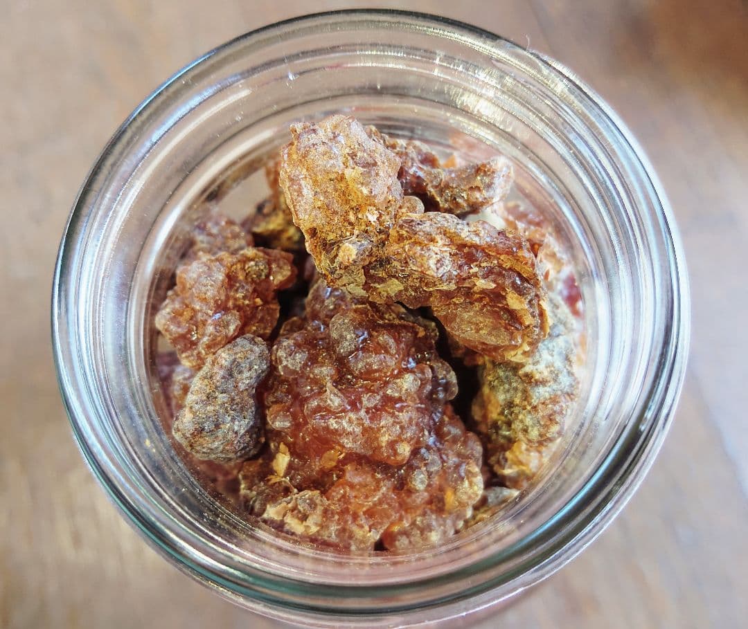 Myrrh SOMALIAコミフォラ ミルラ 没薬 天然樹脂香 [大きな樹脂岩]
