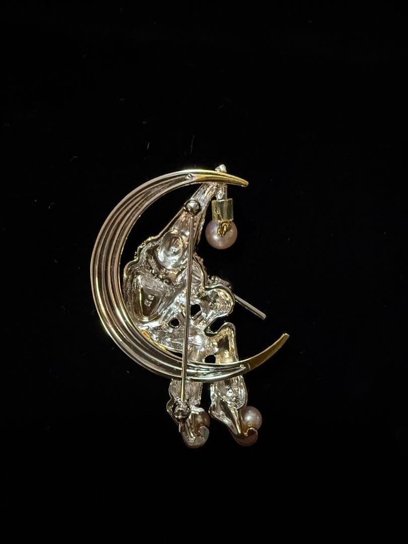 ミキモト　ピエロブローチ