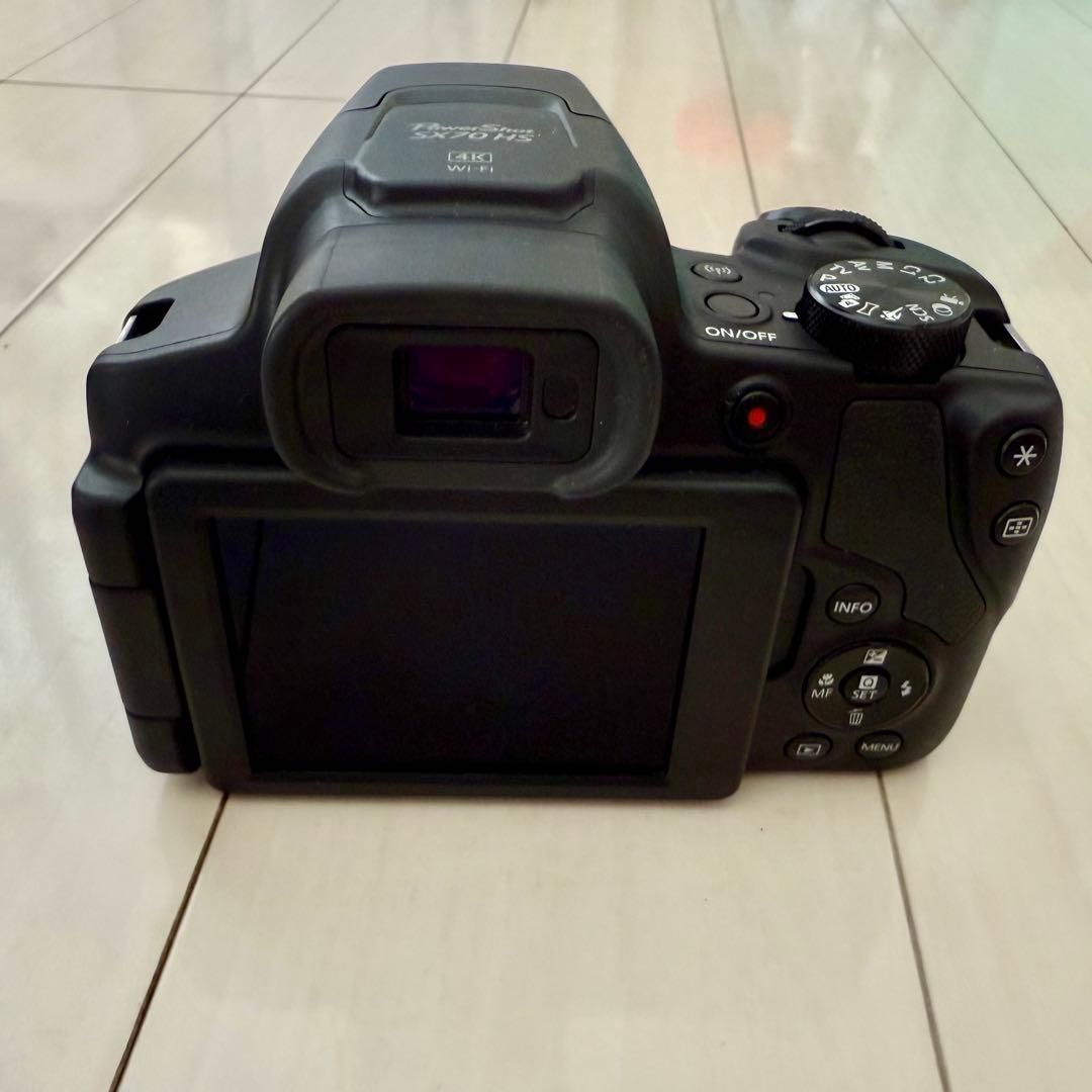 Canon PowerShot SX70 HS 本体と付属品