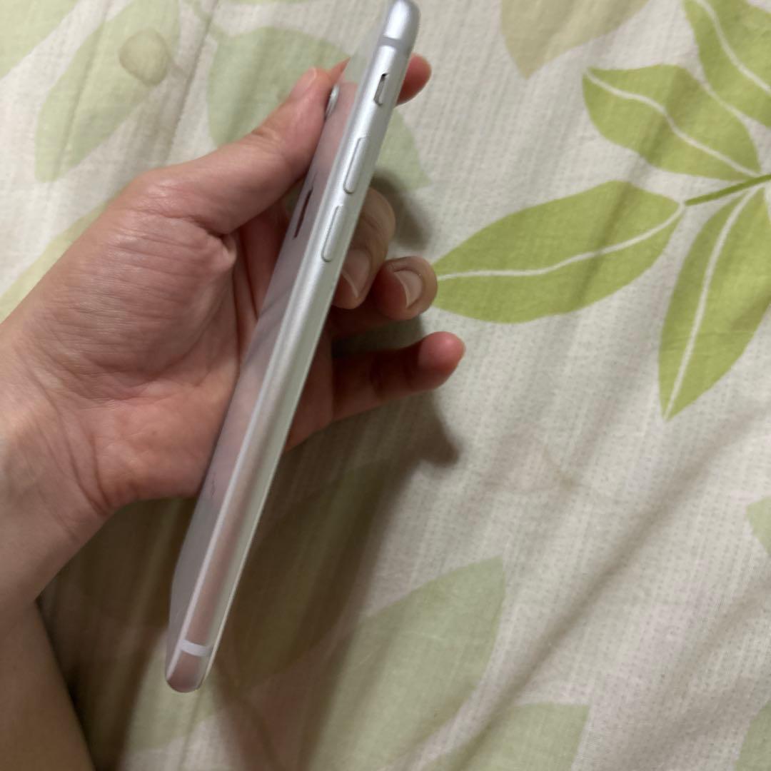 iphone8本体　64GB