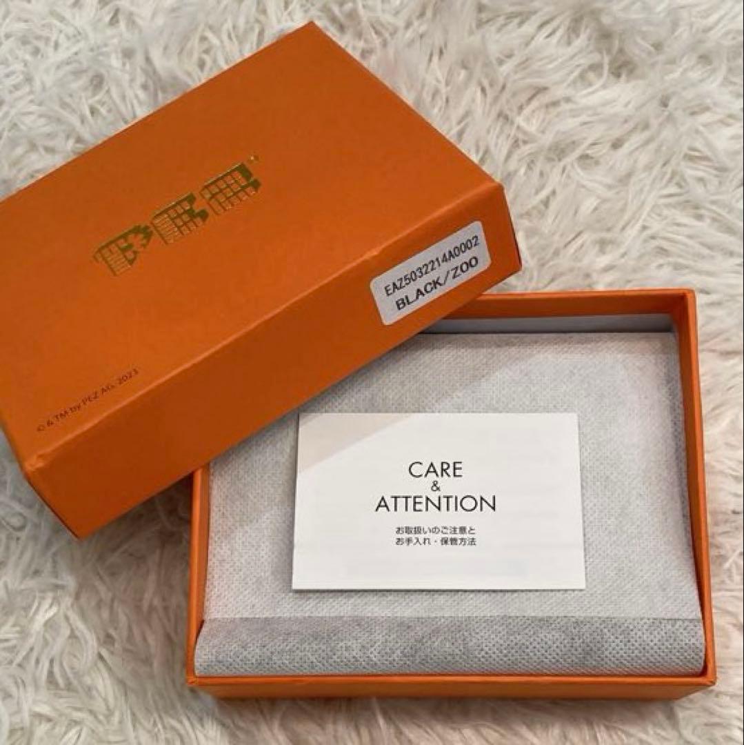 【美品】ear PAPILLONNER×PEZ 刺繍　二つ折り財布 黒