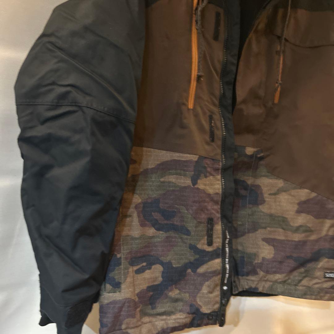 686スノーボードウェア　カモフラージュ フード付きジャケット