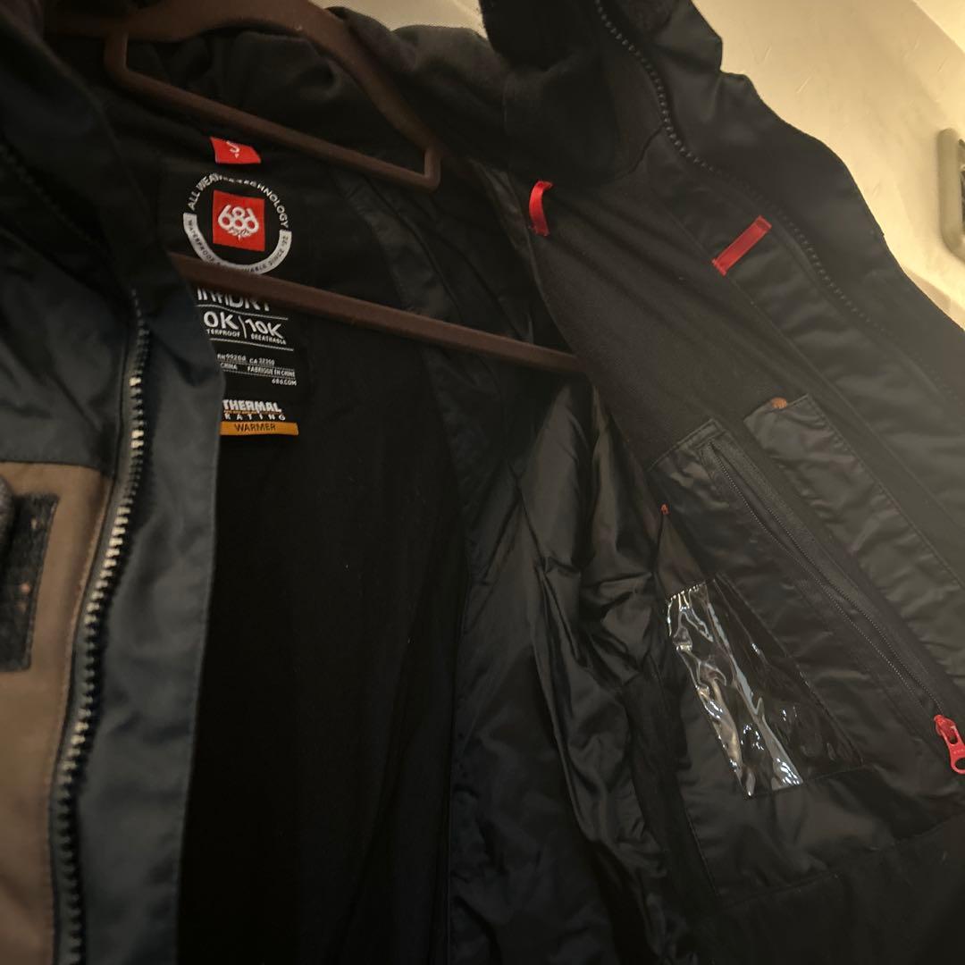 686スノーボードウェア　カモフラージュ フード付きジャケット