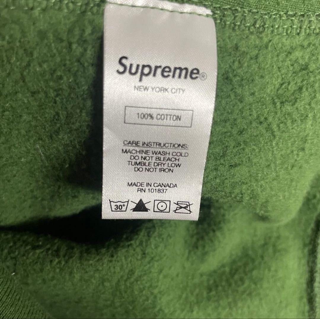 ち*る様 【後藤真希着用モデル】シュプリーム 刺繍アーチロゴ入りパーカー 雪 M