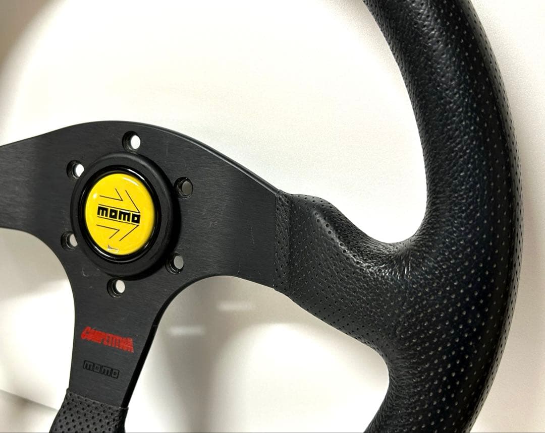 MOMOステアリング　COMPETITION 送料込み