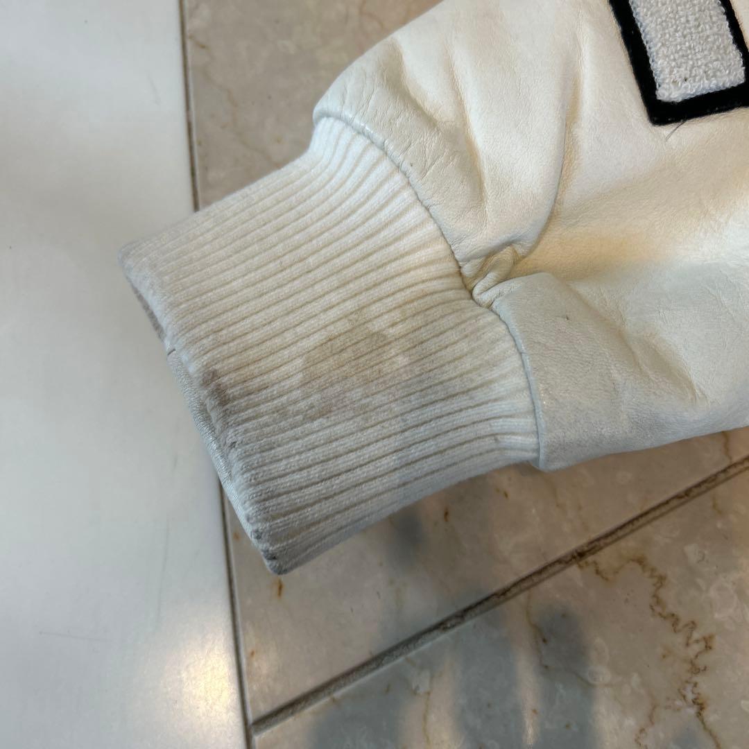 Supreme 刺繍入りホワイトジャケット